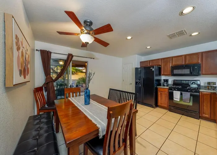 Kino, Sleeps 8, 4 Bedroom 2 Ba, Garage, Fenced
