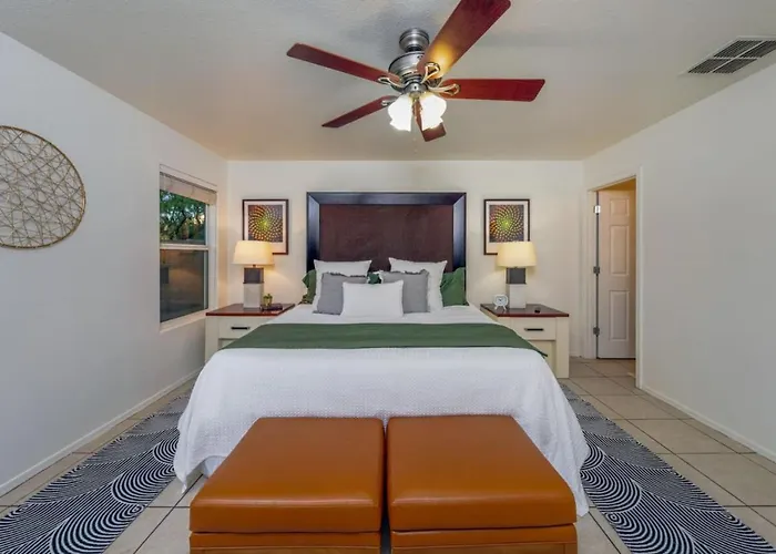 Kino, Sleeps 8, 4 Bedroom 2 Ba, Garage, Fenced