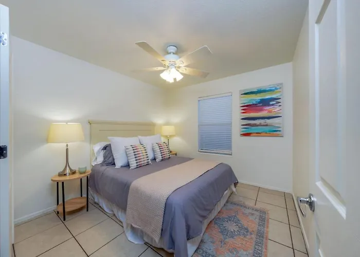Kino, Sleeps 8, 4 Bedroom 2 Ba, Garage, Fenced Holiday home Tucson