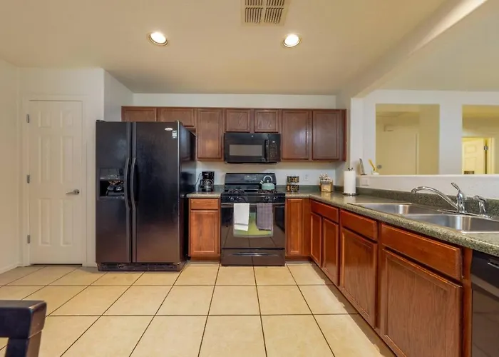 Kino, Sleeps 8, 4 Bedroom 2 Ba, Garage, Fenced Holiday home Tucson